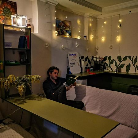 Harmony Boutique Hostel バトゥーミ エクステリア 写真